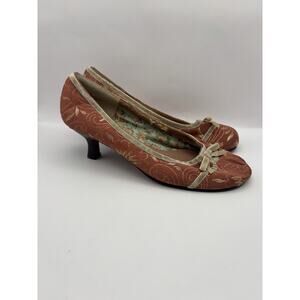 Mudd Vintage Ballet Kitten Heels Women Size 8.5